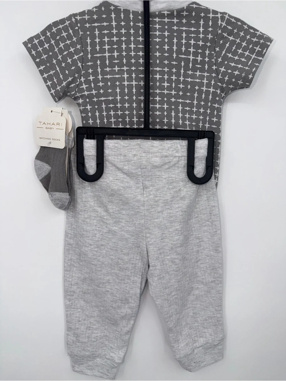 NWT Tahari Baby Gray Cross-Print Bodysuit with Matching Gray Pants and Socks